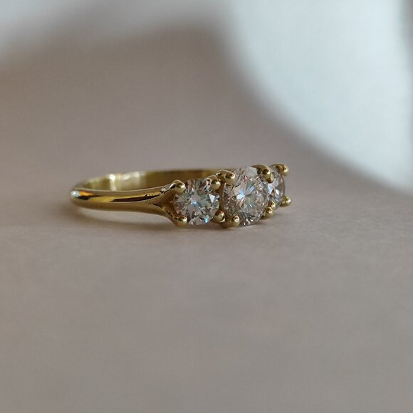 Engagement ring. 14K solid Yellow gold ring with 1.25ct' Lab-Created diamonds. - Picture 4 of 9